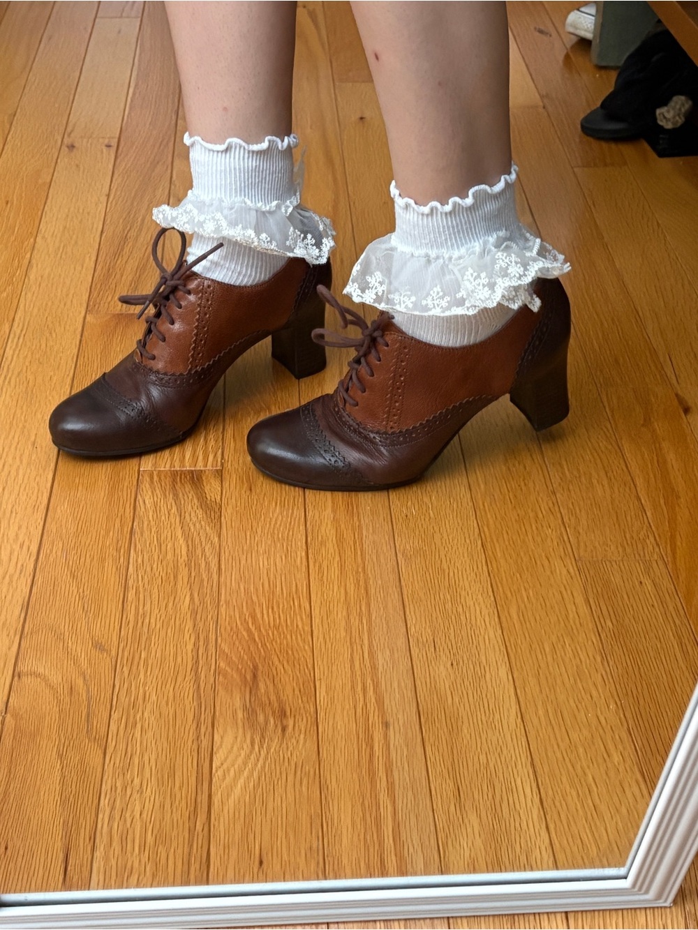Naturalizer brown lace up heels!